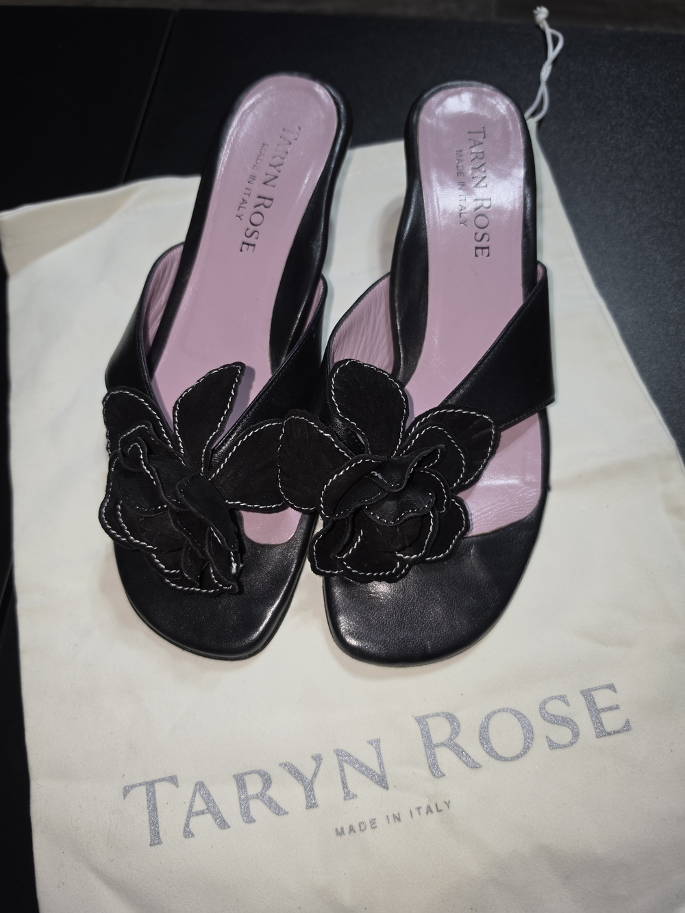 EUC Taryn Rose Black Floral Leather Slide Sandals Size 37 1/2